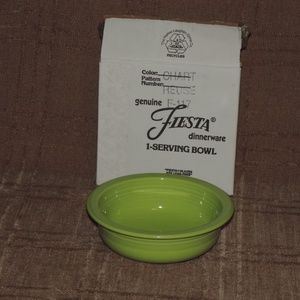 Fiesta Retired Chartreuse Green Serving Bowl *NIB*